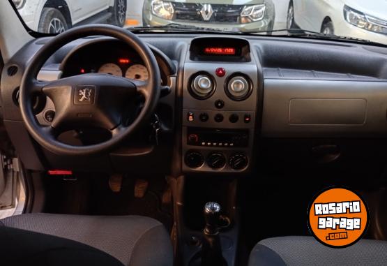 Utilitarios - Peugeot Partner Patagonica HDI 2010 Diesel 220000Km - En Venta