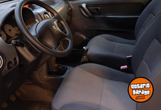 Utilitarios - Peugeot Partner Patagonica HDI 2010 Diesel 220000Km - En Venta