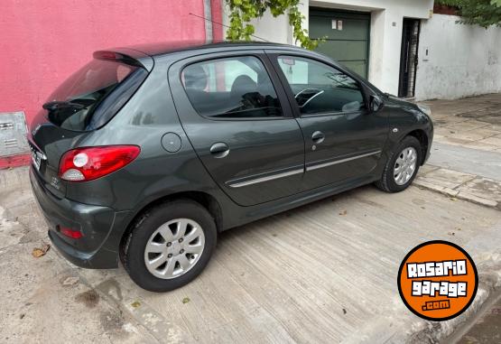 Autos - Peugeot 207 2013 Nafta 150000Km - En Venta