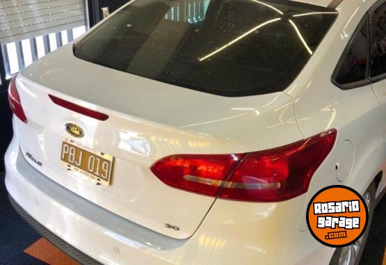 Autos - Ford FOCUS 2015 Nafta 108000Km - En Venta