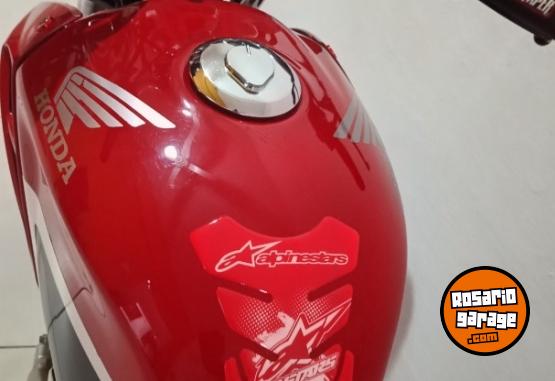 Motos - Honda Twsiter 2014 Nafta 23Km - En Venta