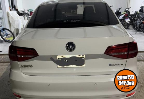 Autos - Volkswagen Vento 2015 Nafta 98000Km - En Venta