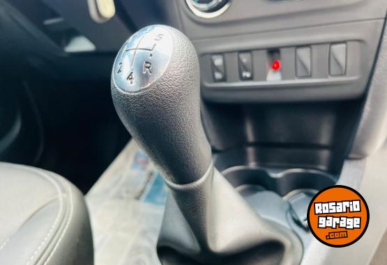 Autos - Renault Sandero intens 2023 Nafta 25000Km - En Venta