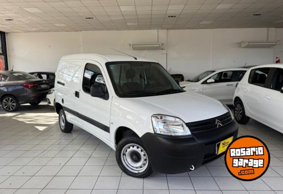 Utilitarios - Citroen Berlingo Furgon 2024 Nafta 24000Km - En Venta
