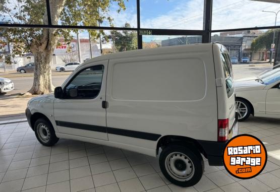 Utilitarios - Citroen Berlingo Furgon 2024 Nafta 24000Km - En Venta