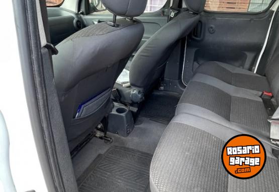 Utilitarios - Peugeot Partner Confort 1.6 2017 Diesel 159000Km - En Venta