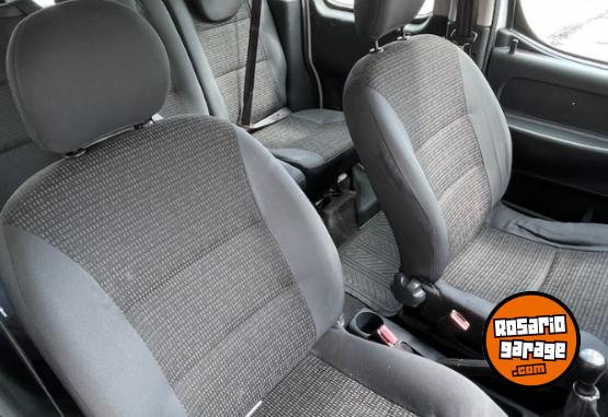 Utilitarios - Peugeot Partner Confort 1.6 2017 Diesel 159000Km - En Venta