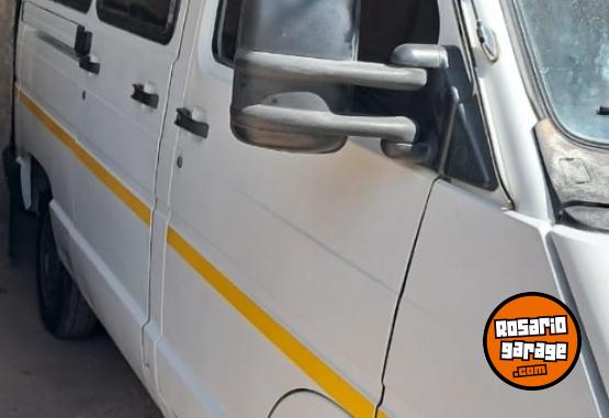 Utilitarios - Renault Trafic 1997 Diesel 111111Km - En Venta