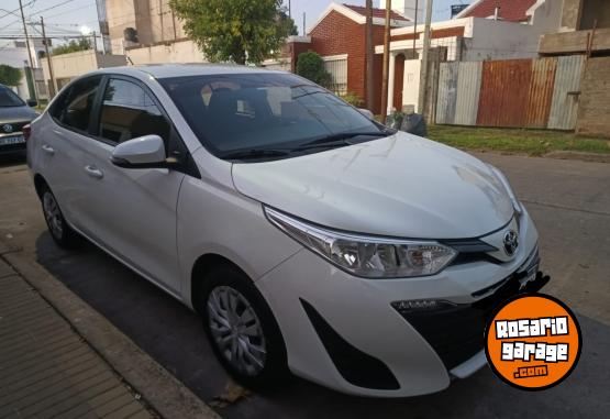 Autos - Toyota YARIS XS SEDAN 2019 Nafta 90000Km - En Venta