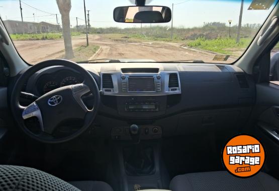 Camionetas - Toyota Hilux 2015 Diesel 165000Km - En Venta