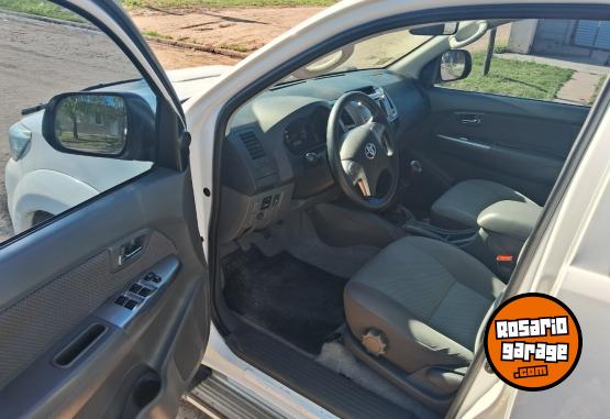 Camionetas - Toyota Hilux 2015 Diesel 165000Km - En Venta