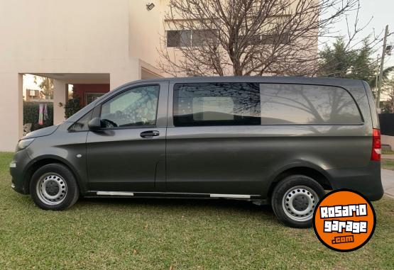 Utilitarios - Mercedes Benz VITO FURGON MIXTO 2017 Diesel 300000Km - En Venta