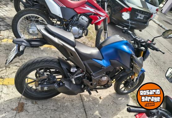 Motos - Honda CB300 2024 Nafta 9900Km - En Venta