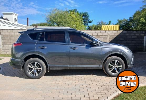 Autos - Toyota RAV4 4x2 VX AT 2017 Nafta 169000Km - En Venta