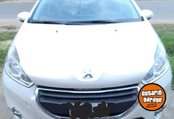 Autos - Peugeot 208 , allure touchscreen 2015 GNC 140000Km - En Venta