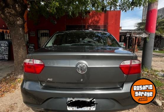 Autos - Volkswagen Voyage HIGHLINE 2015 Nafta 240000Km - En Venta