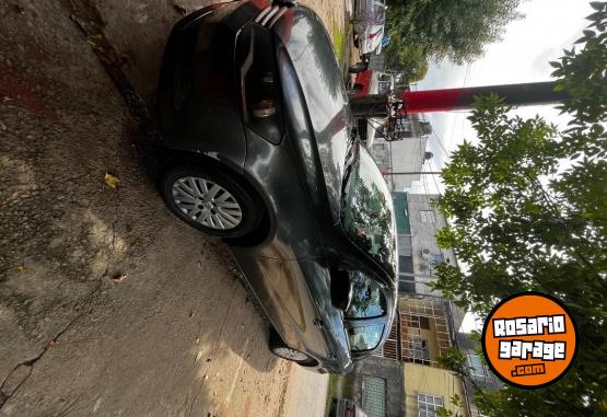 Autos - Volkswagen Voyage HIGHLINE 2015 Nafta 240000Km - En Venta