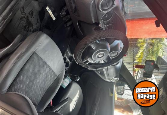 Autos - Volkswagen Voyage HIGHLINE 2015 Nafta 240000Km - En Venta