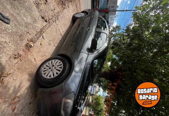 Autos - Volkswagen Voyage HIGHLINE 2015 Nafta 240000Km - En Venta