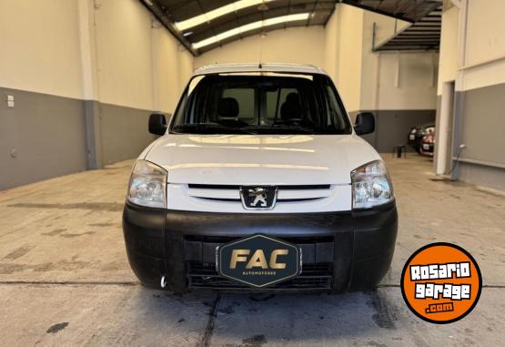 Utilitarios - Peugeot PARTNER 1.6 HDI FURGON 2017 Diesel 128000Km - En Venta