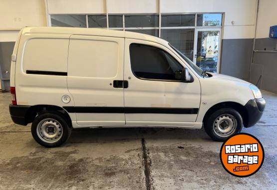 Utilitarios - Peugeot PARTNER 1.6 HDI FURGON 2017 Diesel 128000Km - En Venta