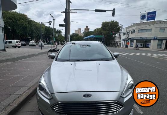 Autos - Ford Focus Titanium 2015 Nafta 85379Km - En Venta