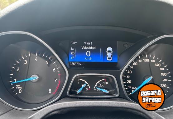 Autos - Ford Focus Titanium 2015 Nafta 85379Km - En Venta