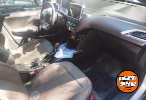 Autos - Peugeot 2008 2019 Nafta 100000Km - En Venta
