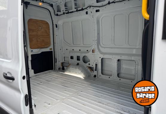 Utilitarios - Ford Transit 2022 Diesel 90000Km - En Venta