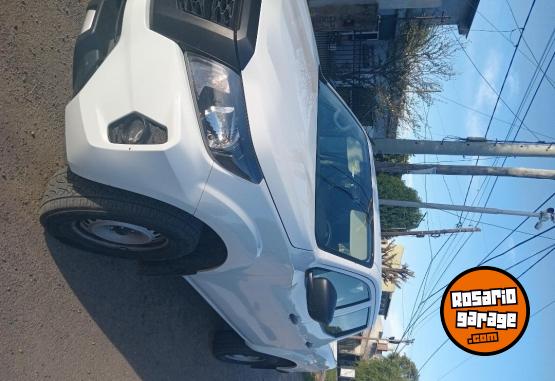 Camionetas - Nissan Frontier 2023 Diesel 44000Km - En Venta