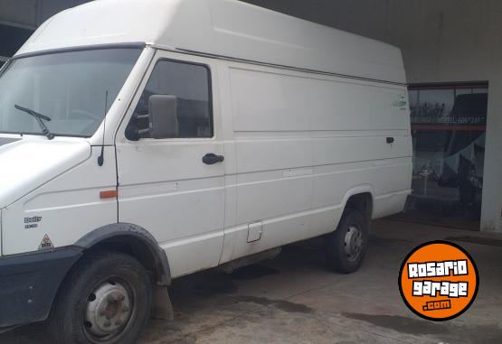 Camiones y Gr�as - IVECO DAILY 35.10 FURG�N CITY - En Venta