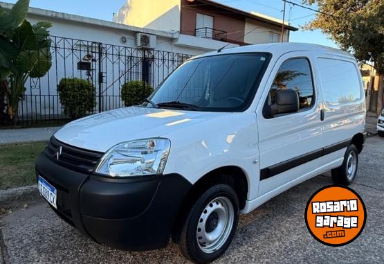 Utilitarios - Citroen Berlingo 2023 Nafta 28000Km - En Venta