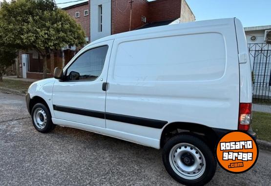 Utilitarios - Citroen Berlingo 2023 Nafta 28000Km - En Venta
