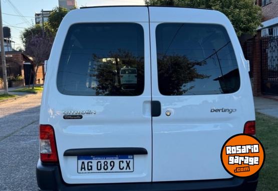 Utilitarios - Citroen Berlingo 2023 Nafta 28000Km - En Venta