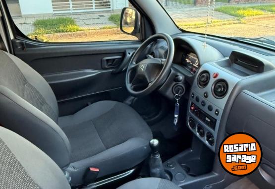 Utilitarios - Citroen Berlingo 2023 Nafta 28000Km - En Venta