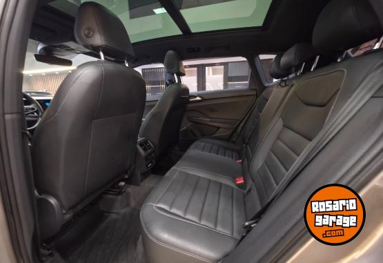 Autos - Volkswagen TAOS HIGHLINE BI TONO 1.4 2024 Nafta 27000Km - En Venta