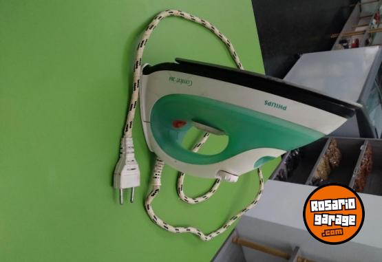 Hogar - Plancha Philips con vapor base teflon impecable confort 204 - En Venta