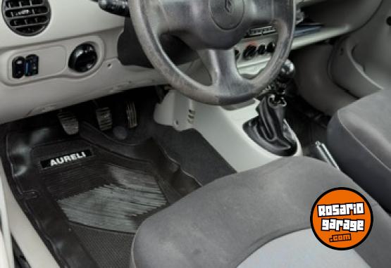 Utilitarios - Renault Kangoo 2011 GNC 140000Km - En Venta