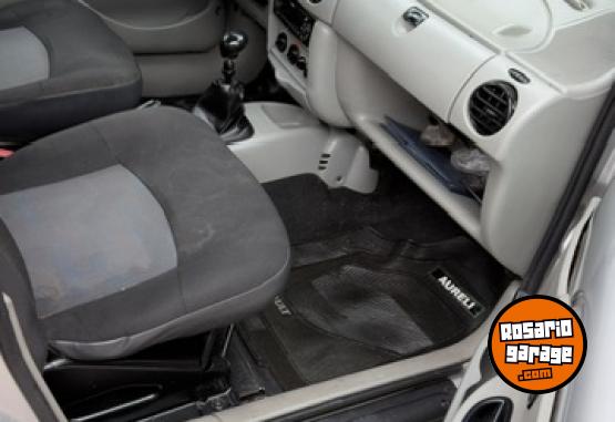 Utilitarios - Renault Kangoo 2011 GNC 140000Km - En Venta