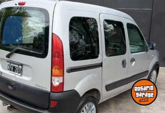 Utilitarios - Renault Kangoo 2011 GNC 140000Km - En Venta