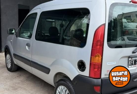 Utilitarios - Renault Kangoo 2011 GNC 140000Km - En Venta