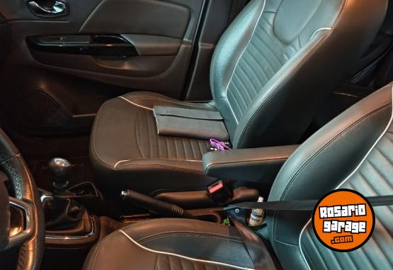 Autos - Renault Captur intense 2017 Nafta 133000Km - En Venta