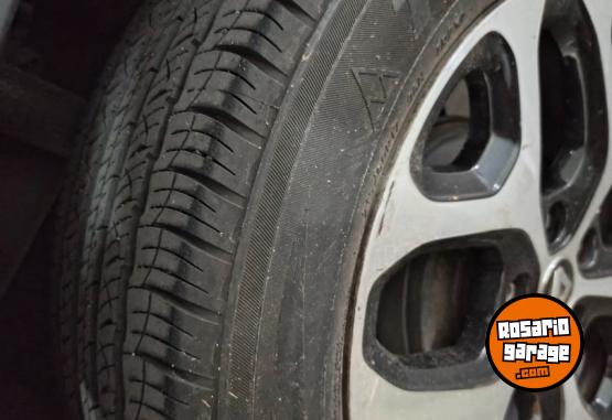 Autos - Renault Captur intense 2017 Nafta 133000Km - En Venta