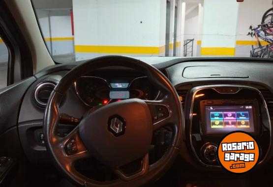 Autos - Renault Captur intense 2017 Nafta 133000Km - En Venta
