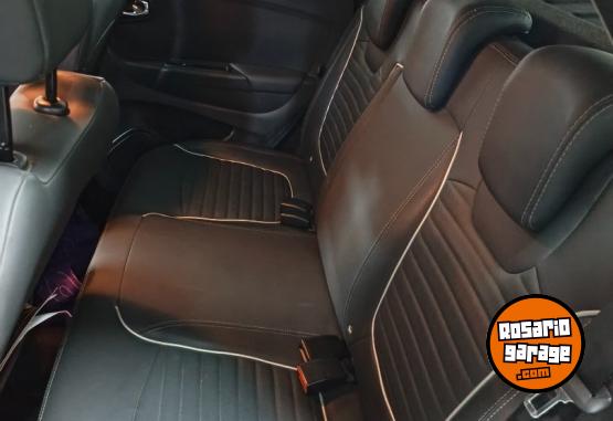 Autos - Renault Captur intense 2017 Nafta 133000Km - En Venta
