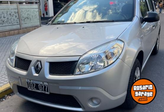 Autos - Renault SANDERO 2010 Nafta 129000Km - En Venta