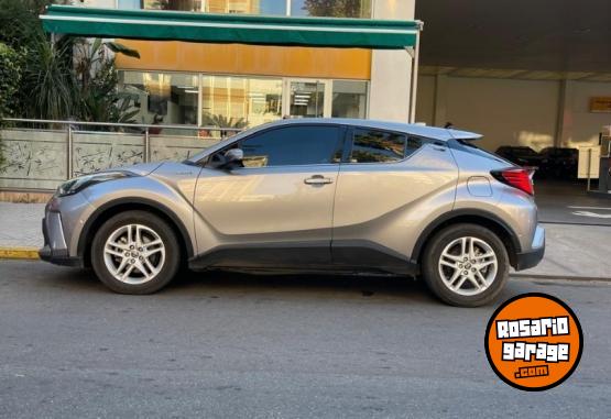 Autos - Toyota CHR HIBRIDA 2020 Electrico / Hibrido 123000Km - En Venta