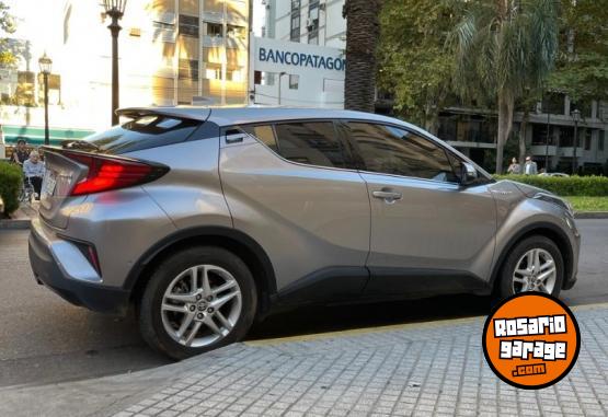 Autos - Toyota CHR HIBRIDA 2020 Electrico / Hibrido 123000Km - En Venta