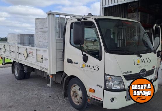 Camiones y Gr�as - Hino 816 serie 300 - En Venta