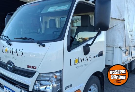 Camiones y Gr�as - Hino 816 serie 300 - En Venta